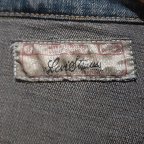 Levi Strauss Signature Women's Jean Jacket Medium Blue Wash Size Medium (8/10) - Picture 4 of 5